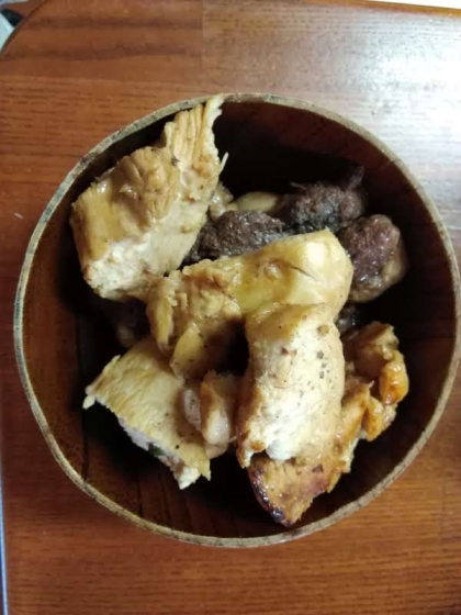 ついでに鶏の背肝も一緒に焼いて作ってみました♪にんにく大好きなので、めっちゃ食欲をそそりますね！もりもりお箸が進みます(n*´ω`*n)また是非作ります☆彡