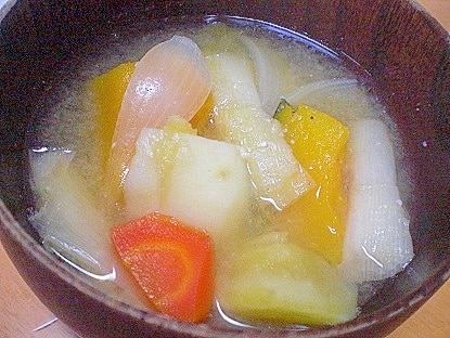 たっぷり根菜と岩津ネギの具だくさん味噌汁」 レシピ・作り方 by