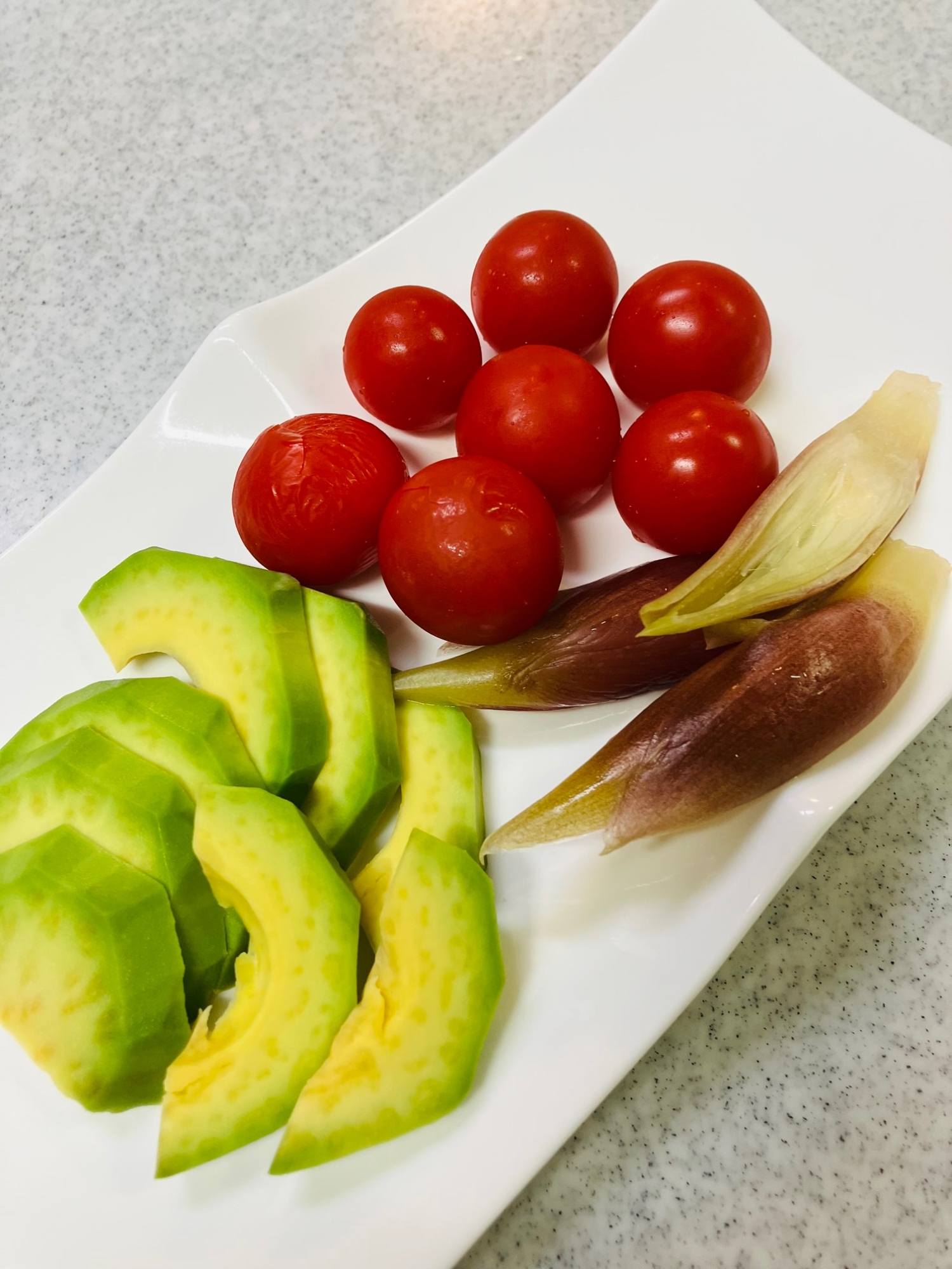 変わり種「アボカド茗荷ミニトマト」ぬか漬け