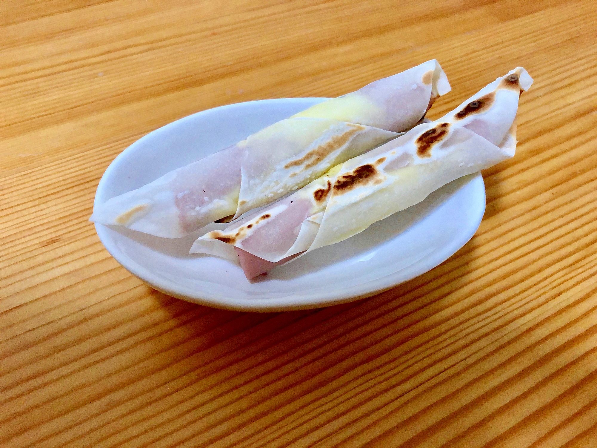 残った ワンタンの皮でおつまみ ソーセージ巻き レシピ 作り方 By きのこのみみ 楽天レシピ