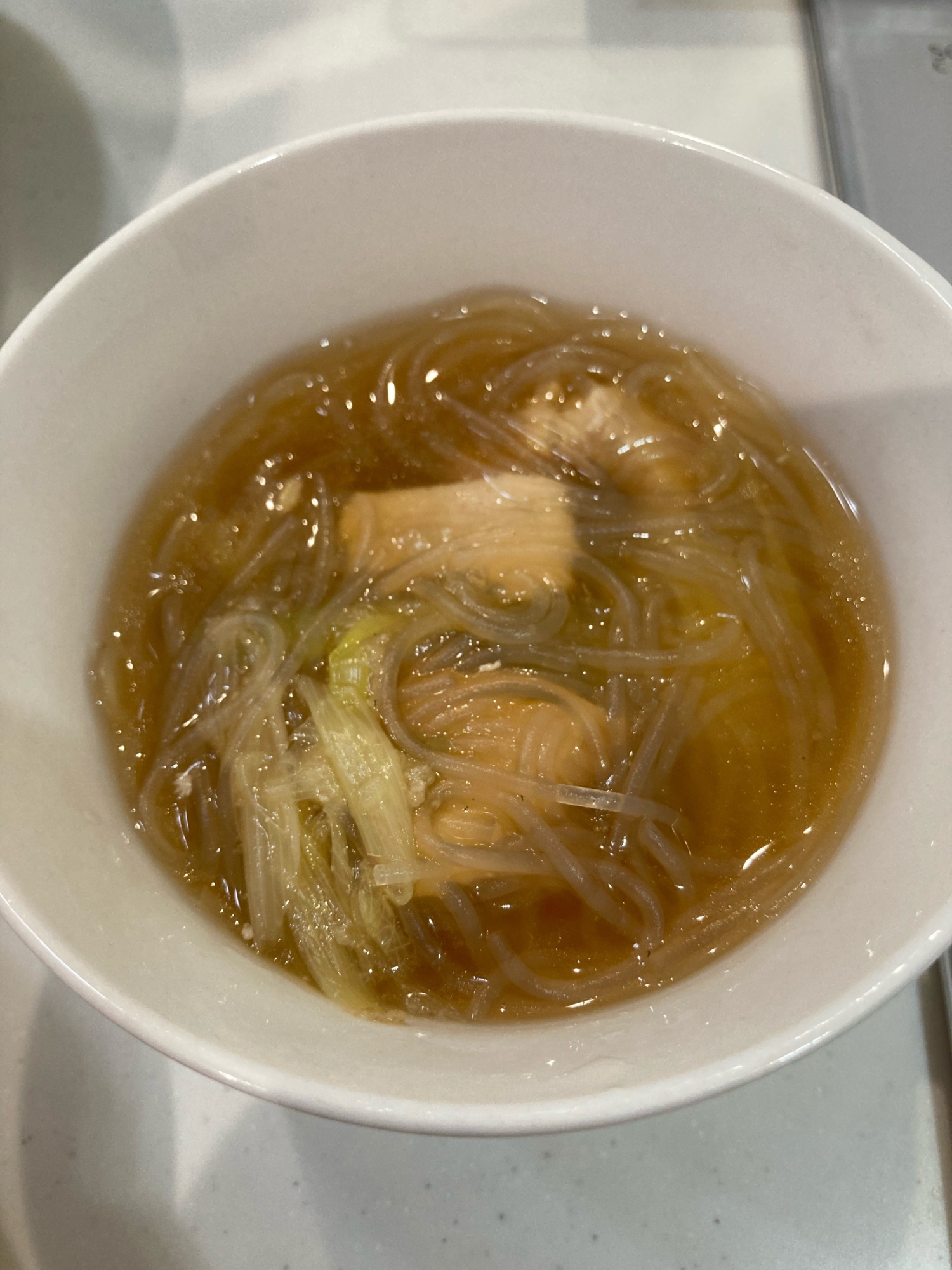 身体温まる！鶏肉と生姜の春雨スープ♪