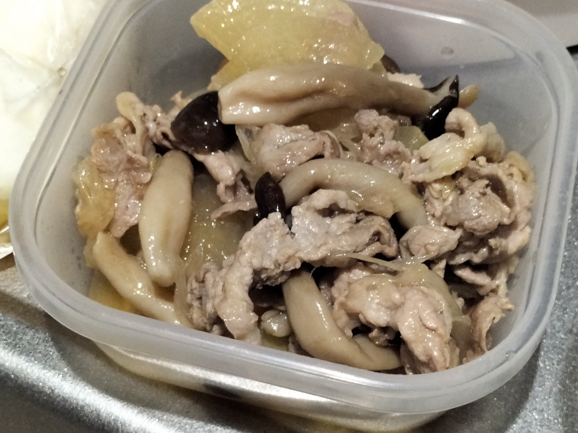簡単作り置き♪大根と豚こま肉のうま煮物