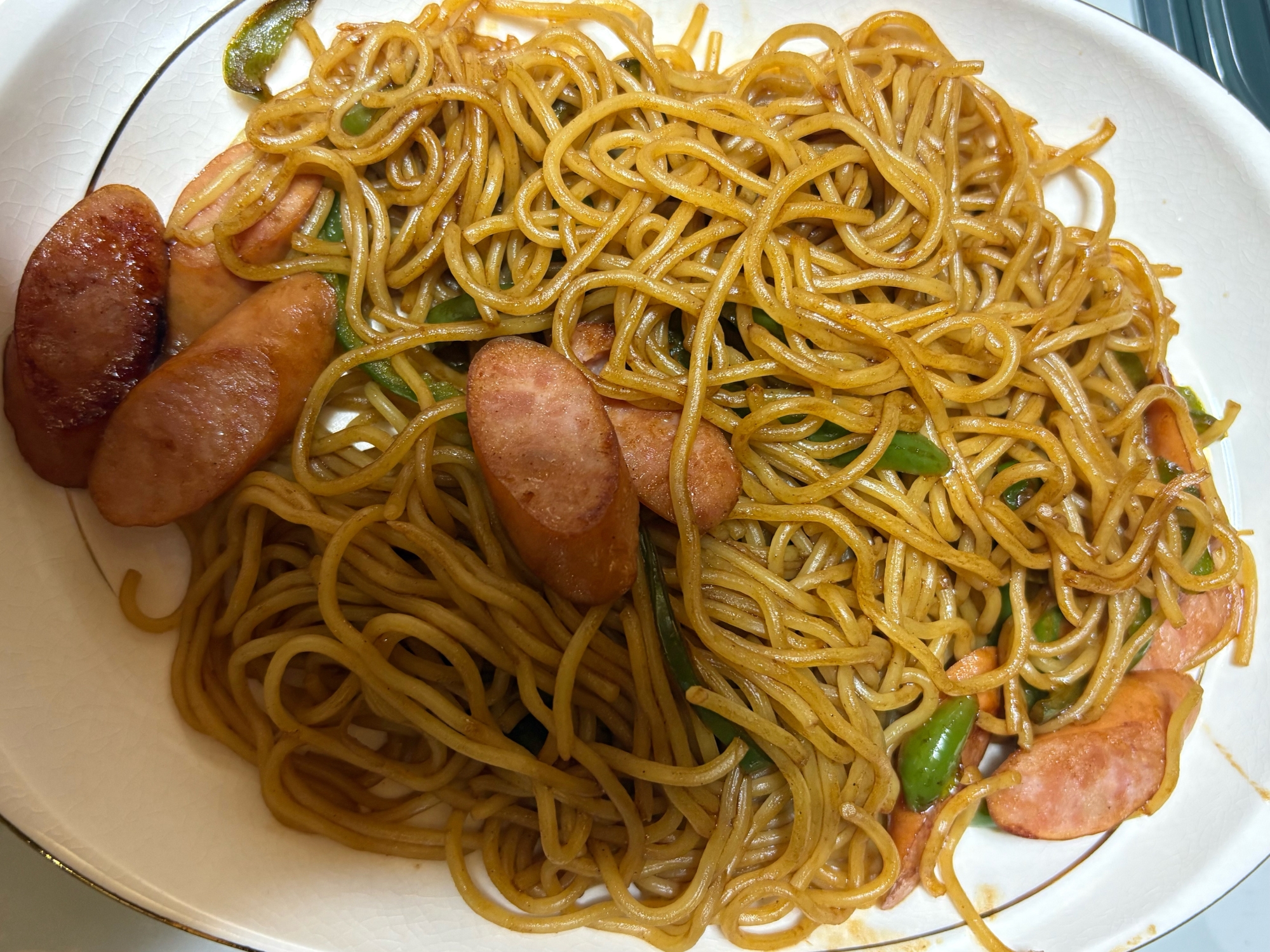 ピーマンとソーセージ焼きそば