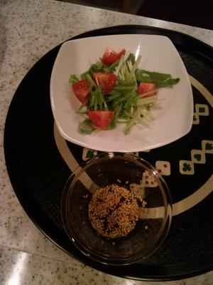 水菜とフルーツトマトのサラダ