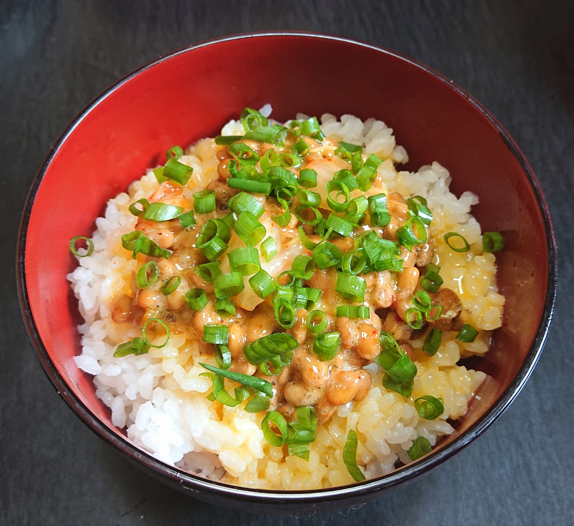 キムチ納豆の卵かけ丼