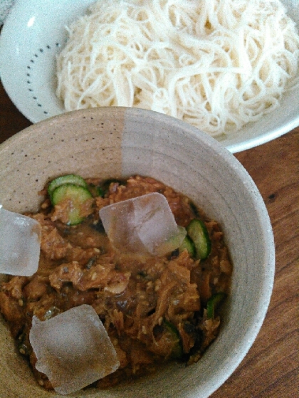 素麺でいただきました。すごくボリュームがありますね♪いつもと違う味に美味しくお腹いっぱいにいただきました♡
ご馳走さま(*^^*)