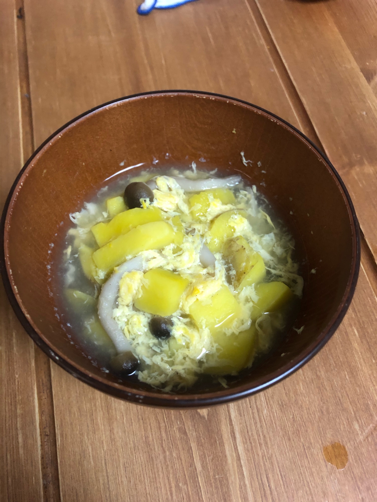 サツマイモと卵のスープ
