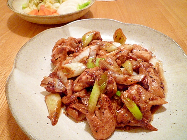 鶏肉とねぎの黒コショウ炒め。