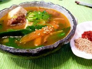 圧力鍋で♪芯から温まる！牛すじと豆腐のチゲスープ