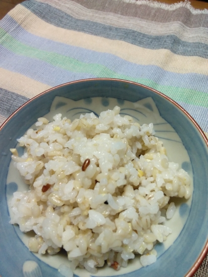 ふっくらモチモチとした雑穀米が炊けました。雑穀米って白米と違った素朴な美味しさがあるので大好きです！ごちそうさまでした♪