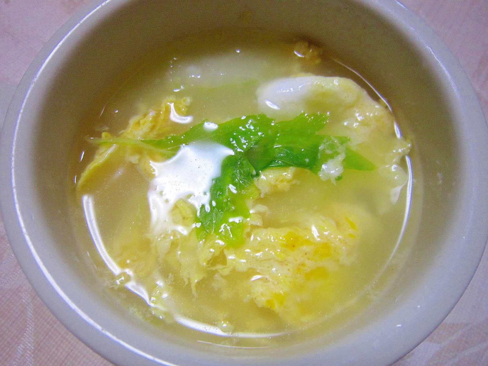 卵とセロリのスープ