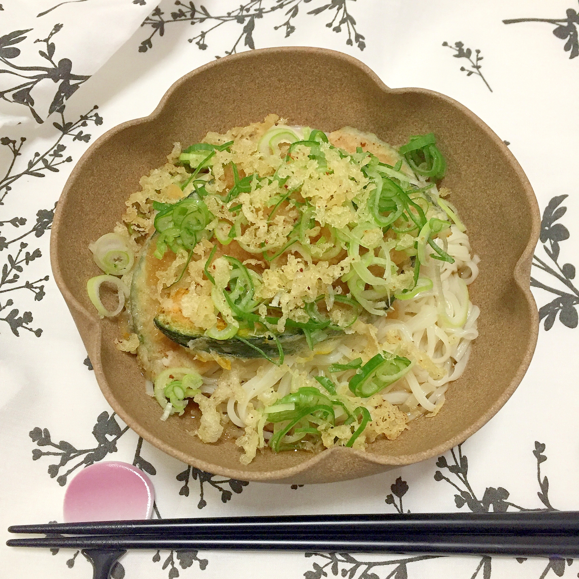 手延べ干うどん 冷やしうどんかぼちゃの天ぷらのせ♪