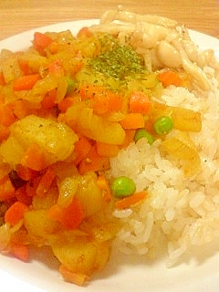 植物性素材だけで作った優しい味のドライカレー