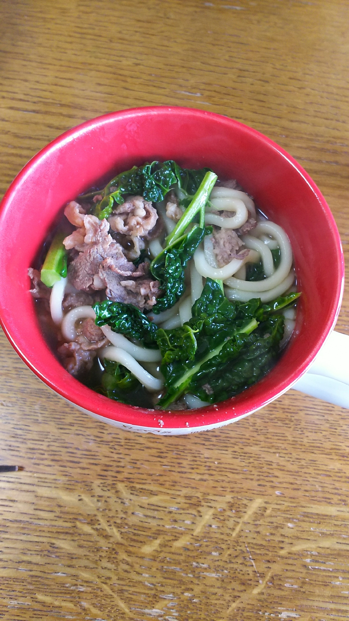 牛肉とケールのうどん