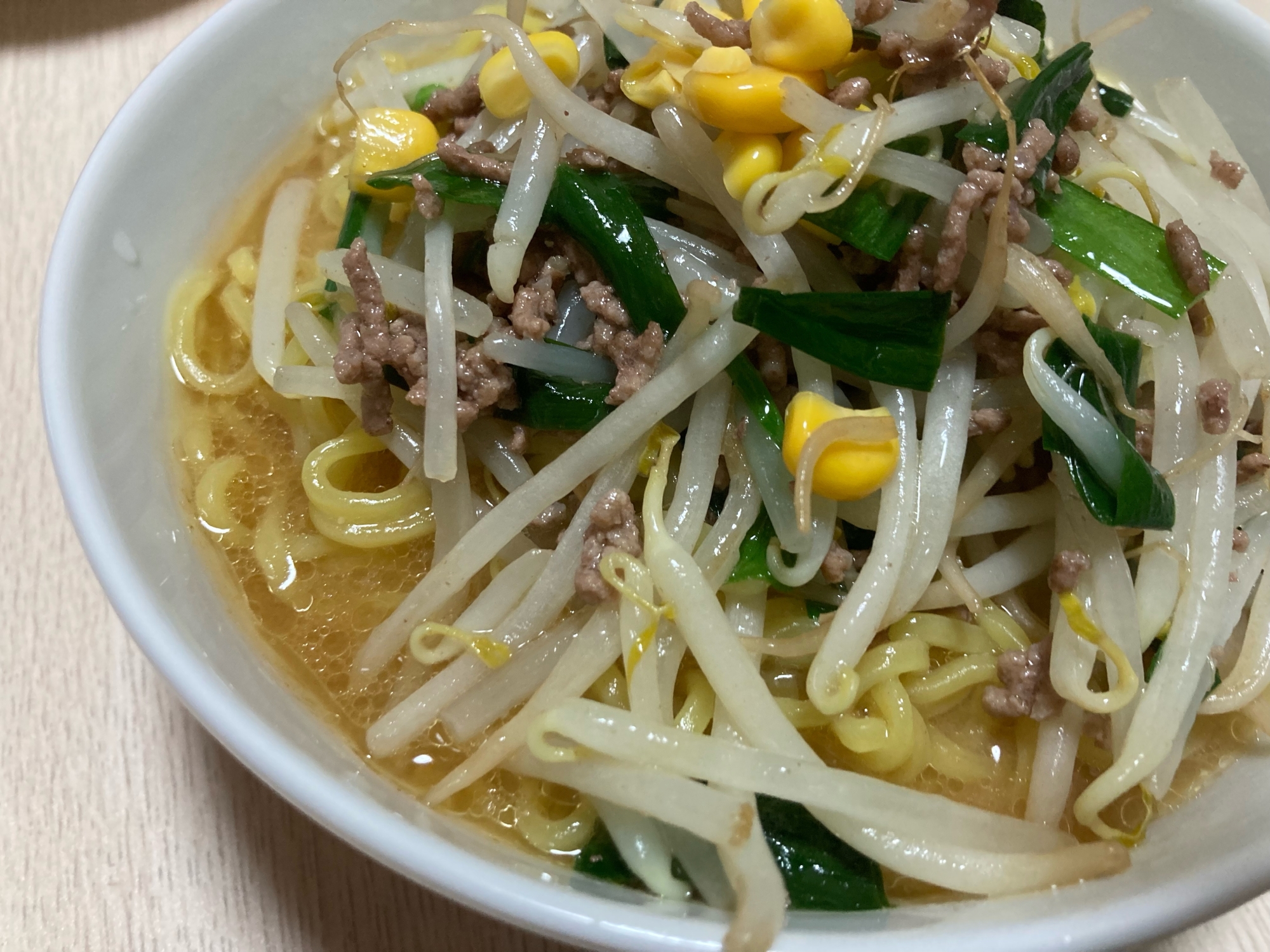 もやしとニラとコーン味噌ラーメン