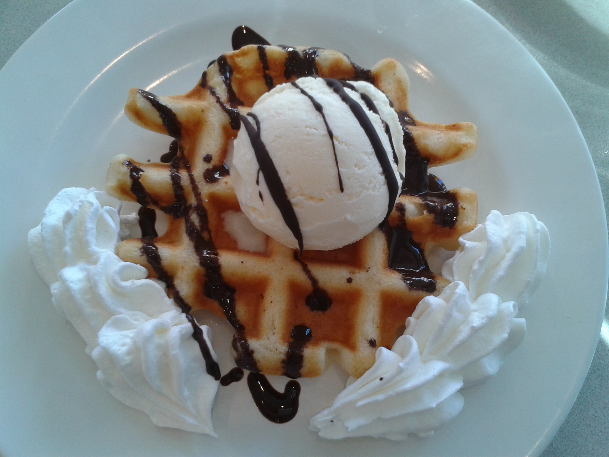 ワッフル バニラアイス チョコソース クリーム レシピ 作り方 By タンタン0522 楽天レシピ ワッフル バニラアイス チョコソース クリーム レシピ 作り方 By タンタン0522 楽天レシピ