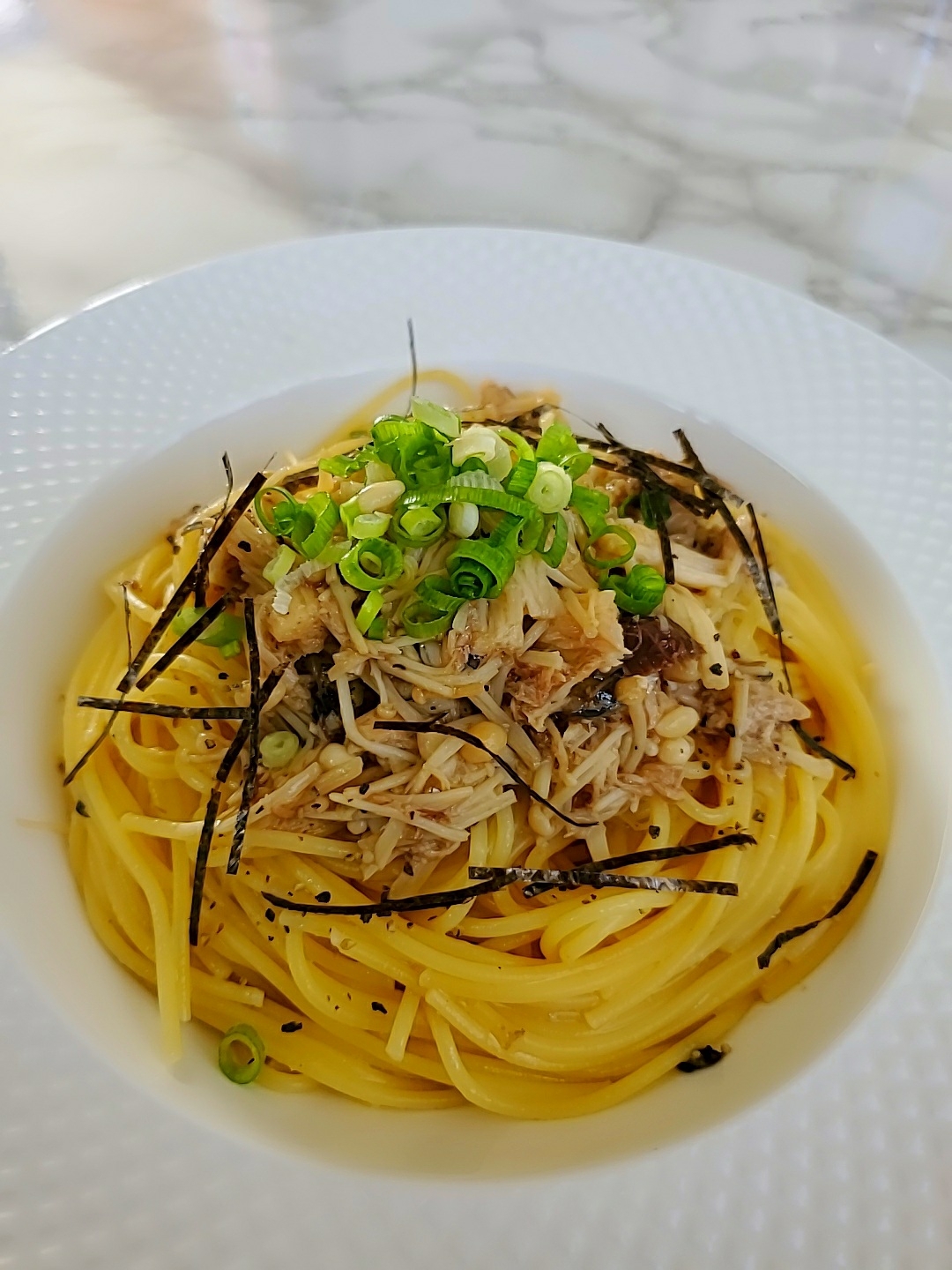 鯖缶とエノキの和風フェデリーニ