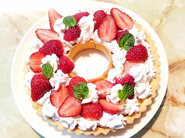 誕生日にも!苺タップリのリースタルト♪