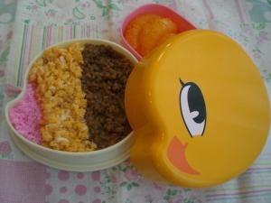 ぽろぽろしない！しっとりそぼろ弁当 レシピ・作り方 by keva☆ - 楽天