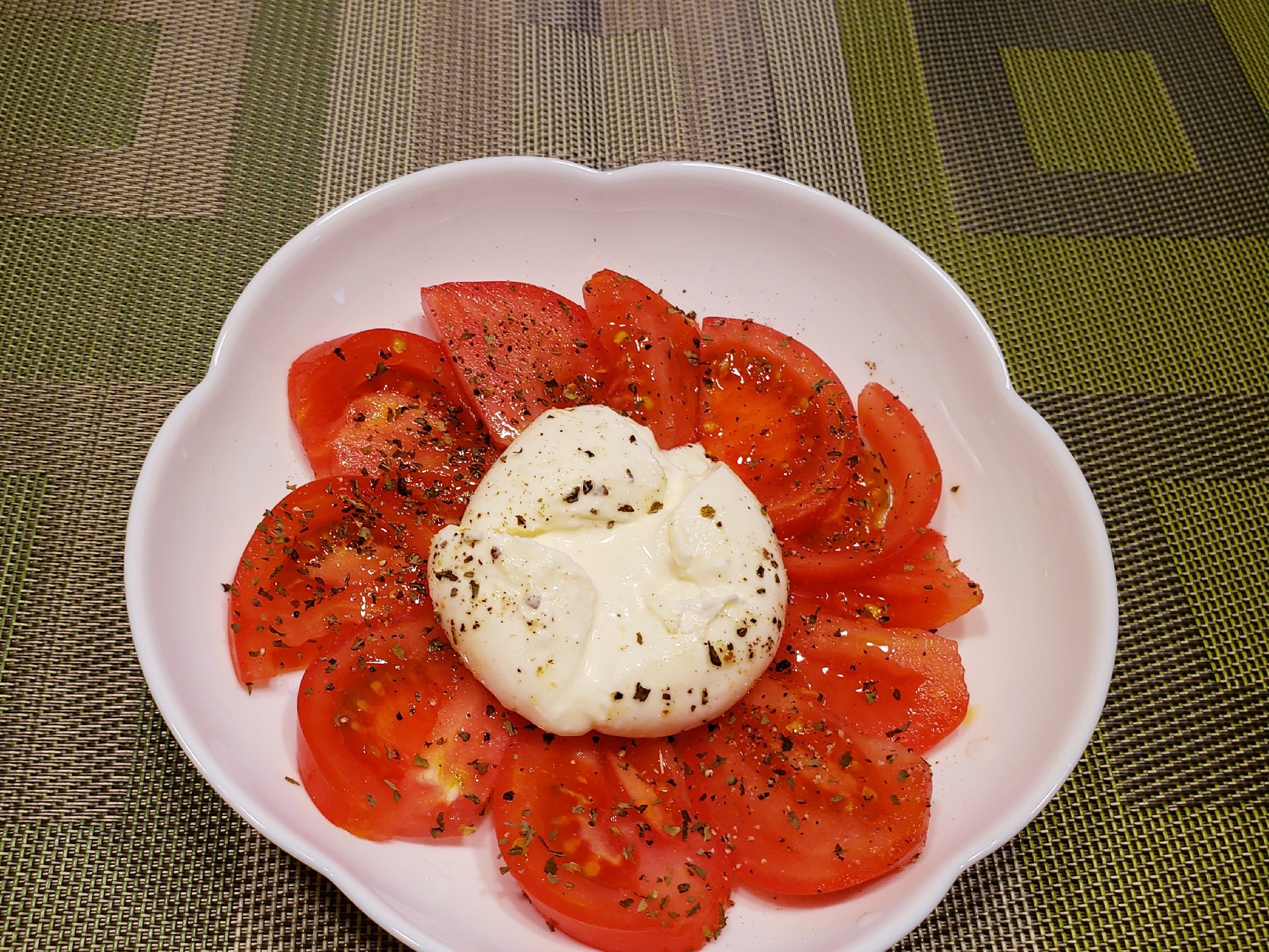 ブラータ 生モッツァレラ を使って カプレーゼ レシピ 作り方 By のりばあ 楽天レシピ ブラータ 生モッツァレラ を使って カプレーゼ レシピ 作り方 By のりばあ 楽天レシピ