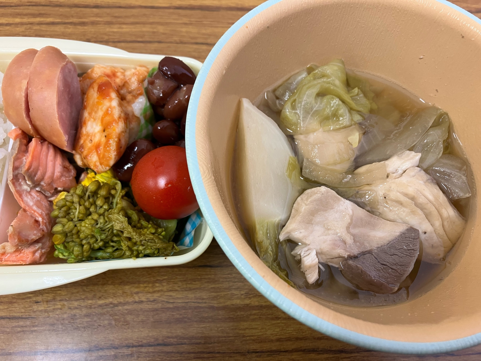 半額刺身盛り合わせでスープと鮭のレンチン甘辛漬け!