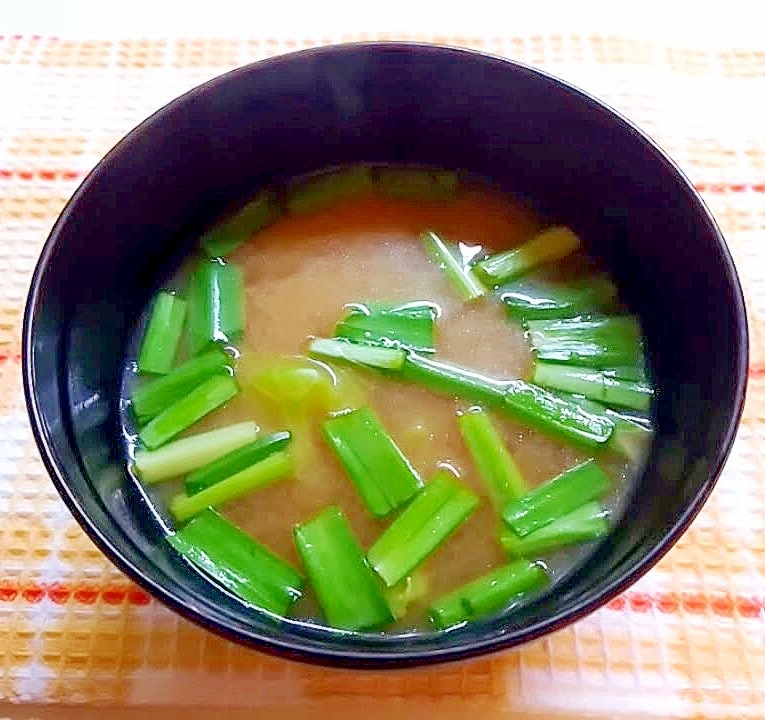 ニラとキャベツの味噌汁