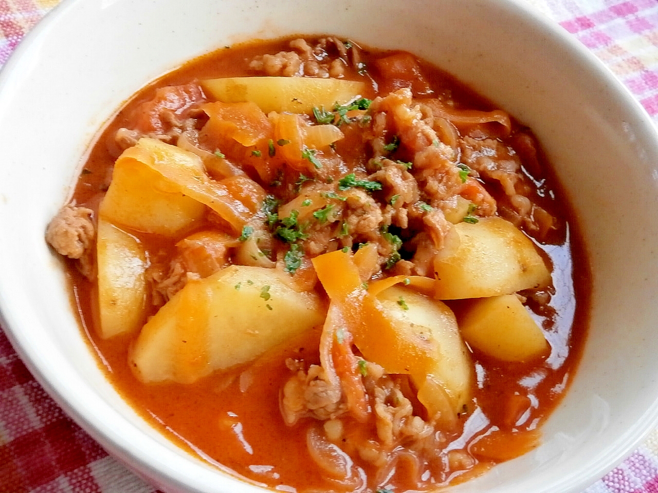 牛肉とじゃが芋のトマト煮