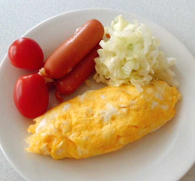 朝ごはん！チーズオムレツプレート