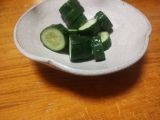 茅乃舎だしパックで簡単きゅうりの浅漬け