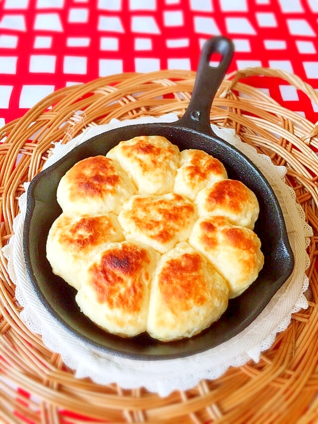 ホットケーキmixで簡単♪スキレットでちぎりパン風