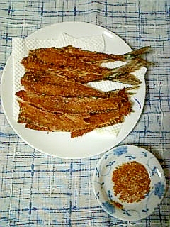 ビールと一緒に☆秋刀魚のカレー骨せんべい☆