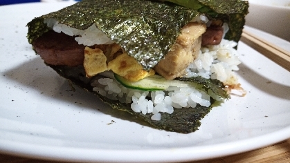 鰹節と卵焼きのおにぎらず