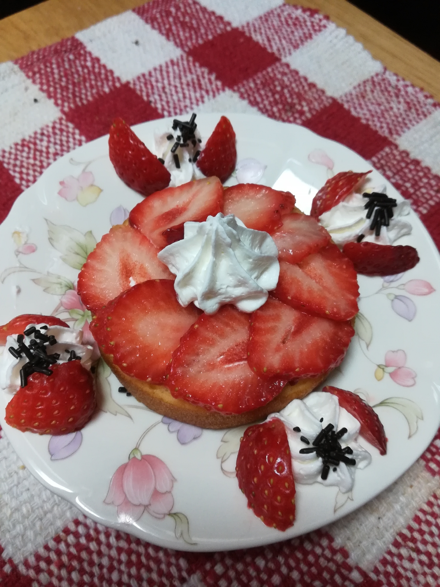 すぐ出来る♡小袋バウムクーヘン♪で作る苺ケーキ♬