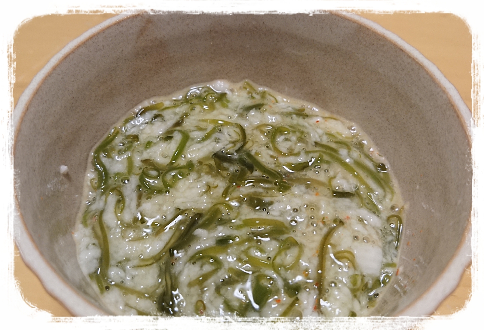 朝ごはんのお供に☆めかぶとろろ