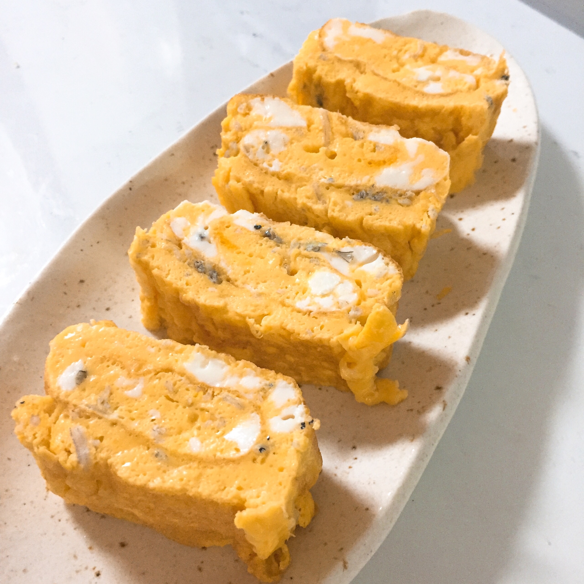 お弁当にどうぞ♬ チリメンジャコの卵焼き