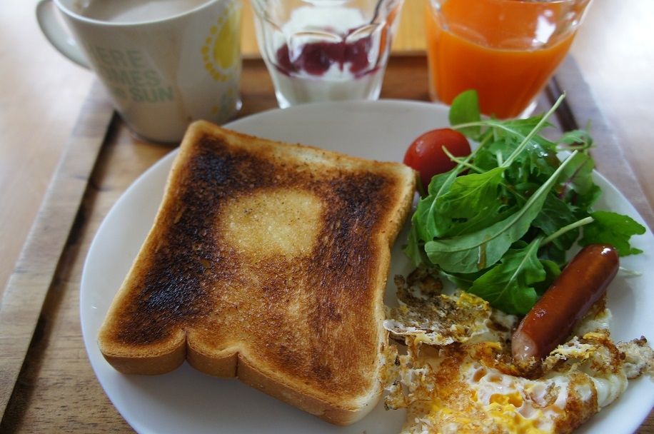 トーストとタンパク質で元気が出る週末朝ごはん