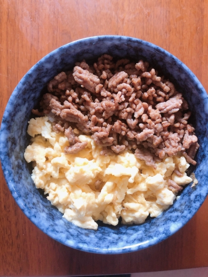 少し甘い卵とそぼろの味付けがちょうど良く、とっても美味しかったです！簡単にささっとできて、また作りたいと思いました！