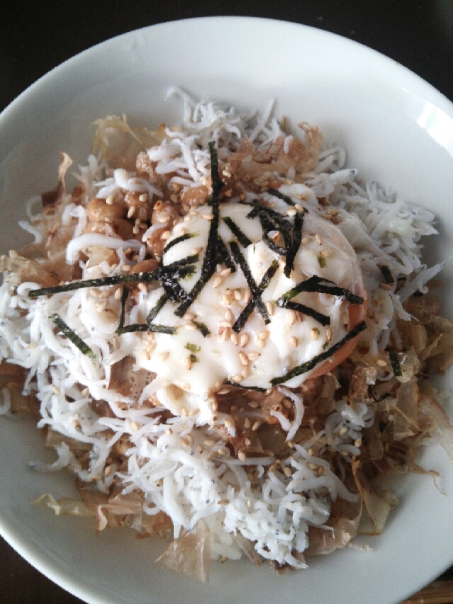 簡単丼☆しらすおかか納豆丼