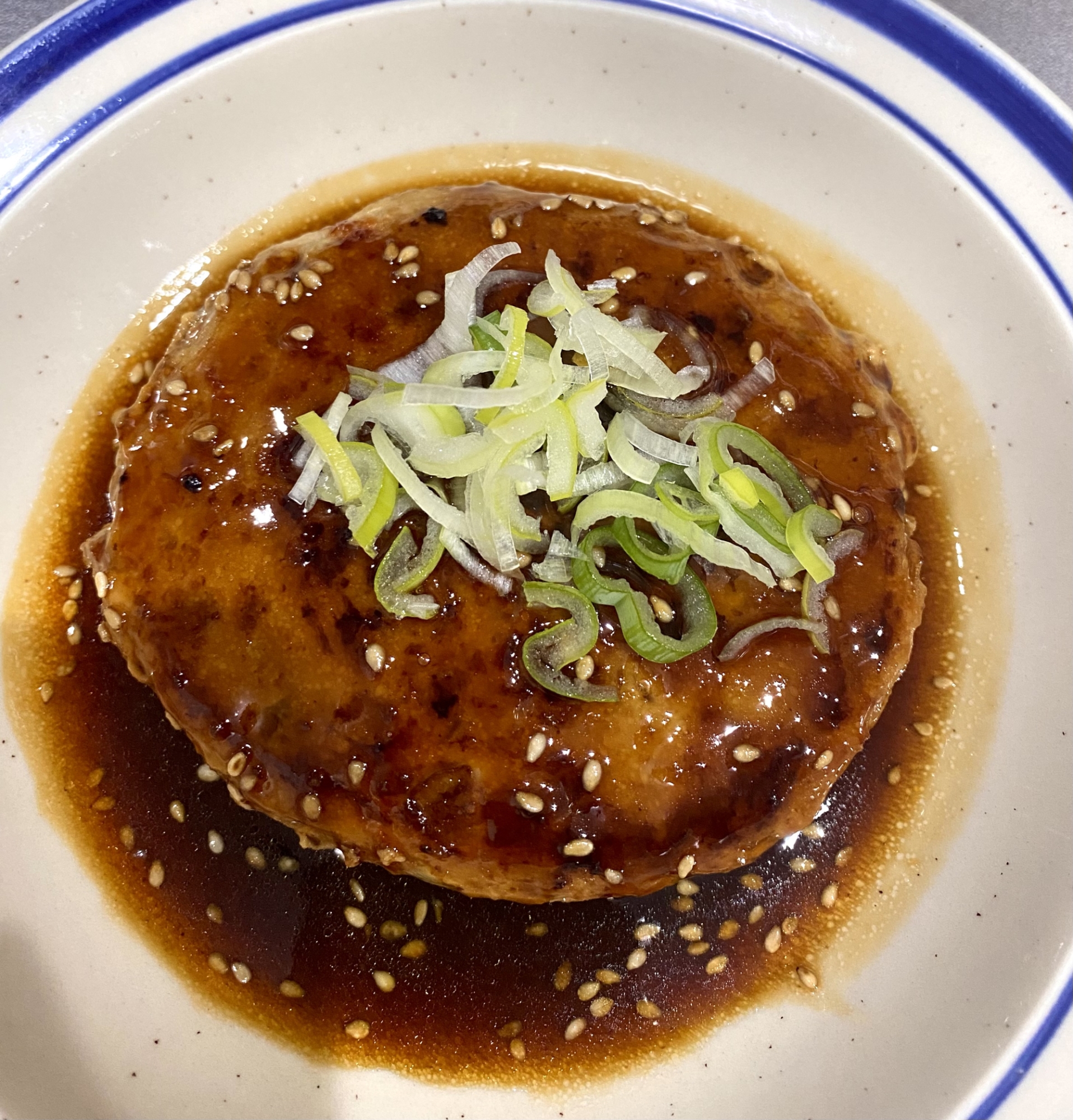 チーズinハンバーグ!ステーキソース味