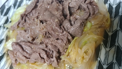 豚バラとキャベツと玉ねぎの味噌マヨ炒め