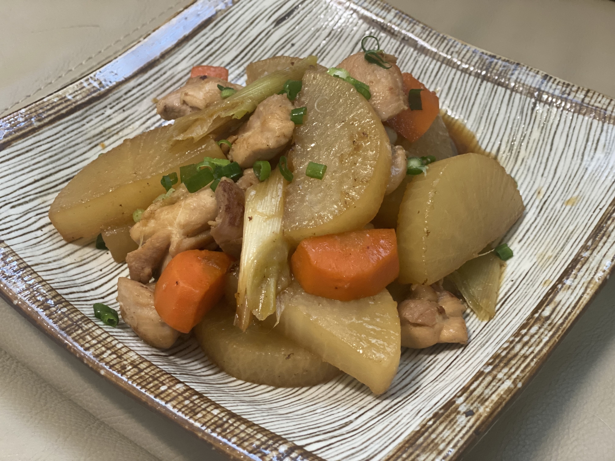 鶏もも肉と大根の煮物