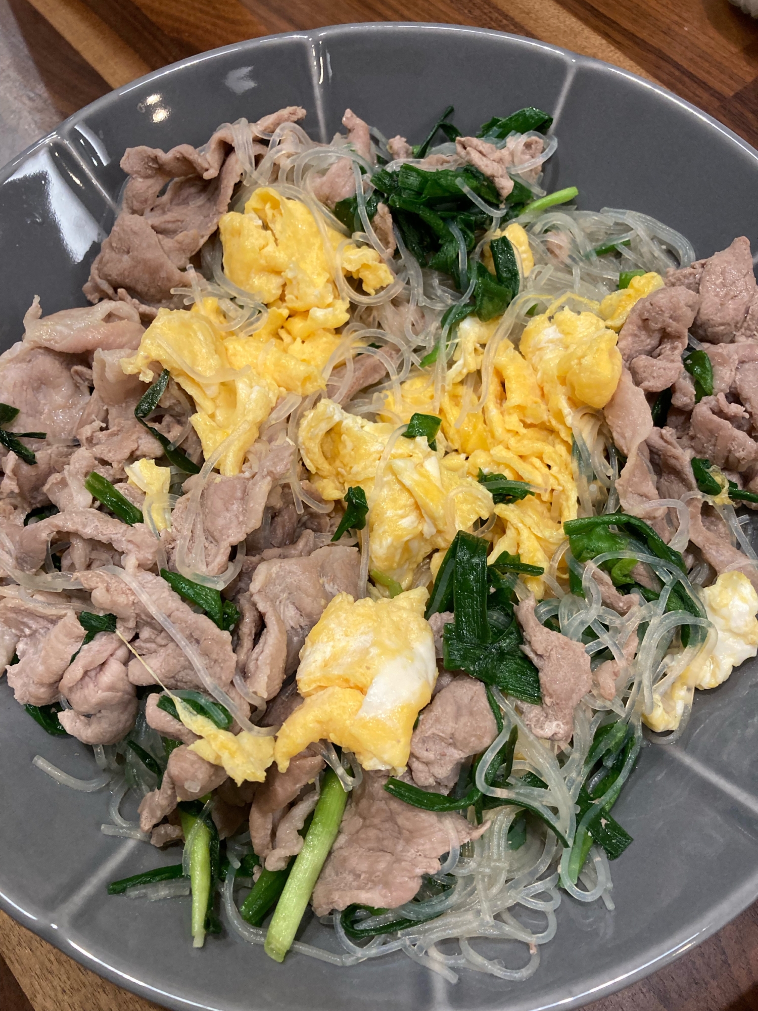 豚肉、春雨、卵の中華風炒め