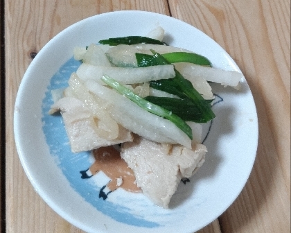 鶏むね肉が野菜たっぷりでバランスよい一品になりとてもおいしかったです♥きんかんの木、お隣にあったのですね(⁠ʘ⁠ᴗ⁠ʘ⁠✿)外で食べるとまたおいしいですね✨