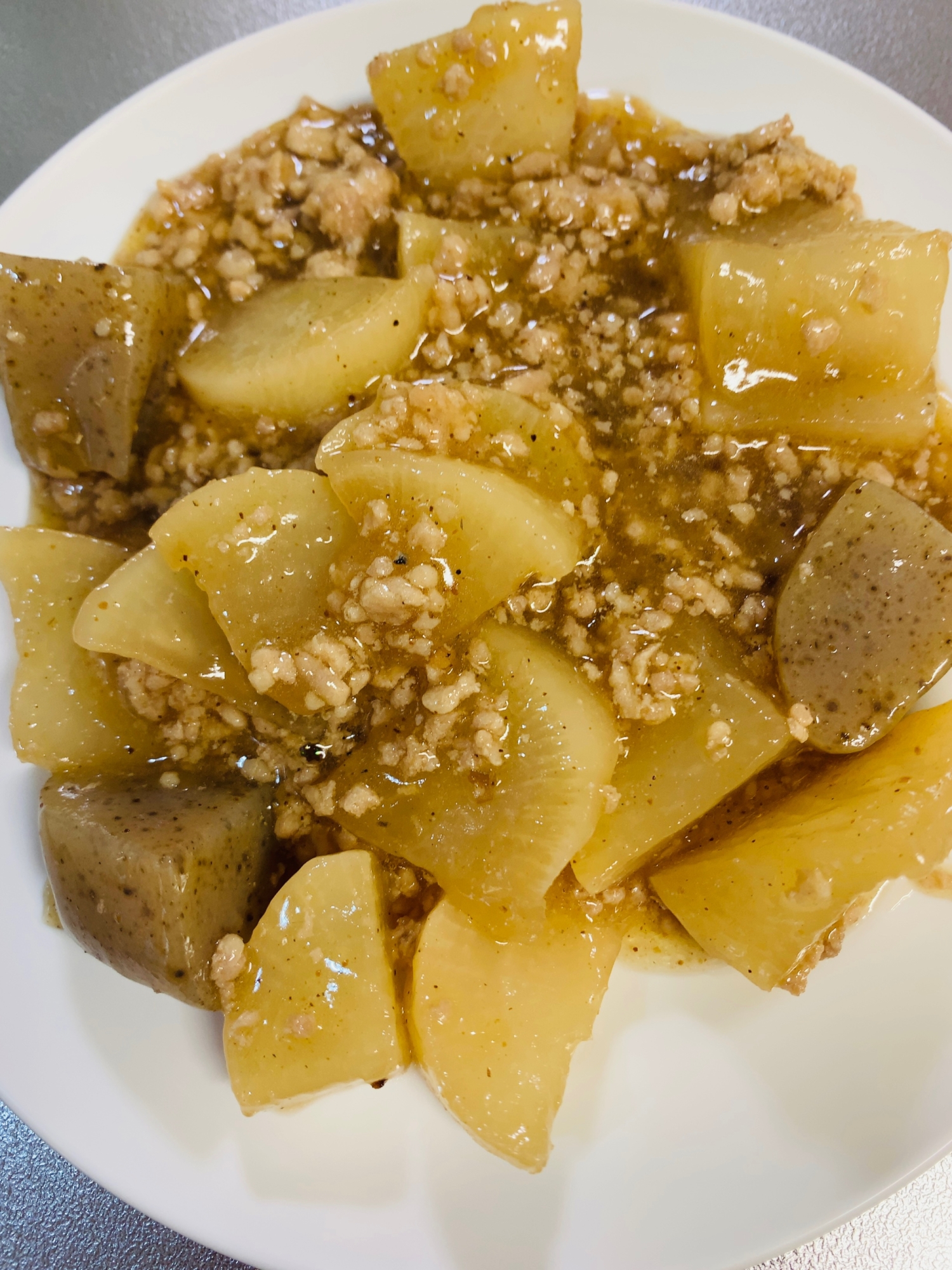 ほったらかしで美味しい‼️鶏ひき肉と大根のあんかけ