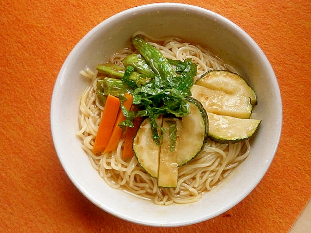 夏野菜のぶっかけ冷やしラーメン