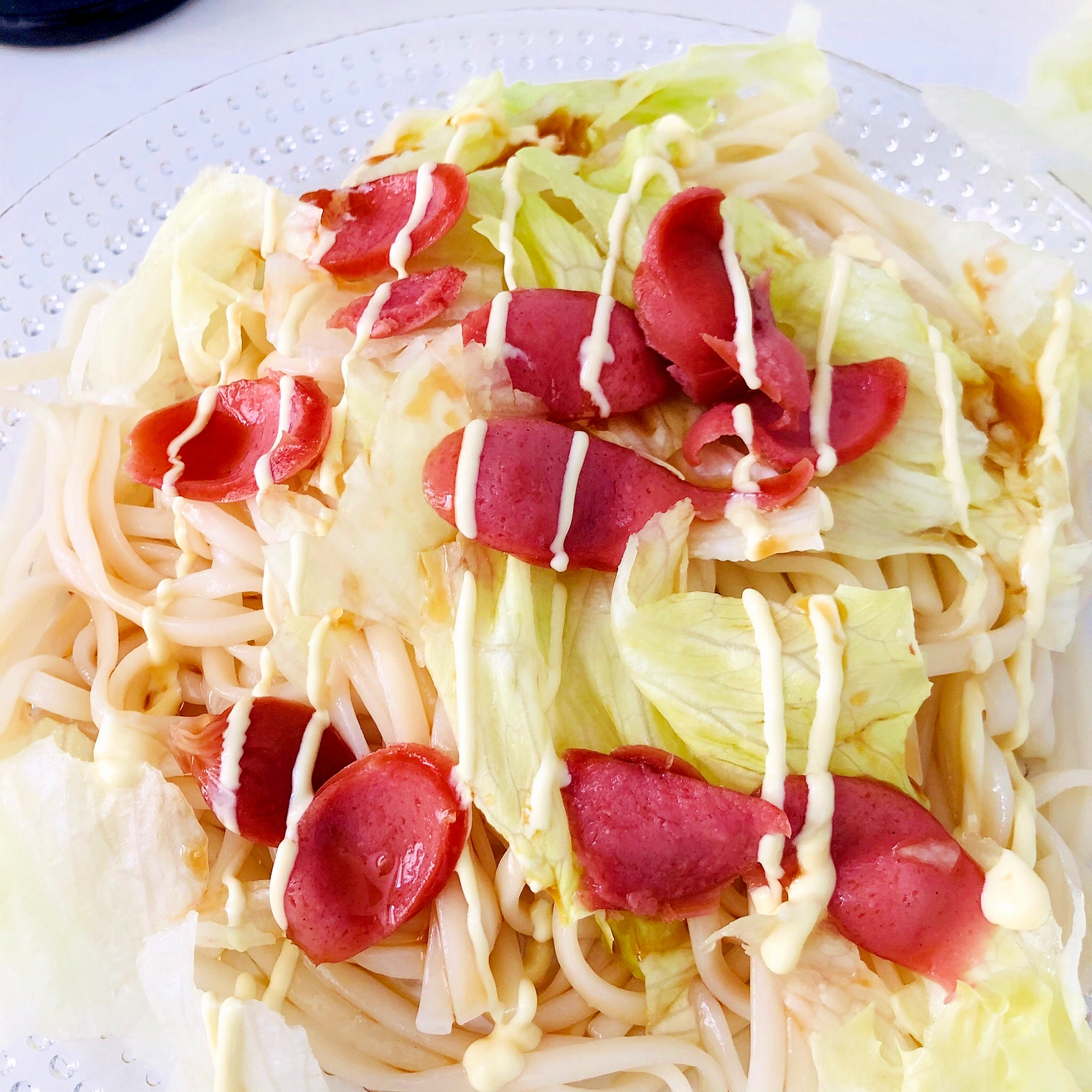 レタスとウインナーのサラダうどん