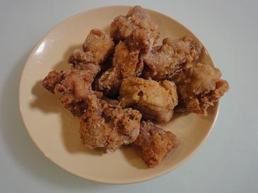 味の染みたサクサク・ジューシーな鶏の唐揚げ