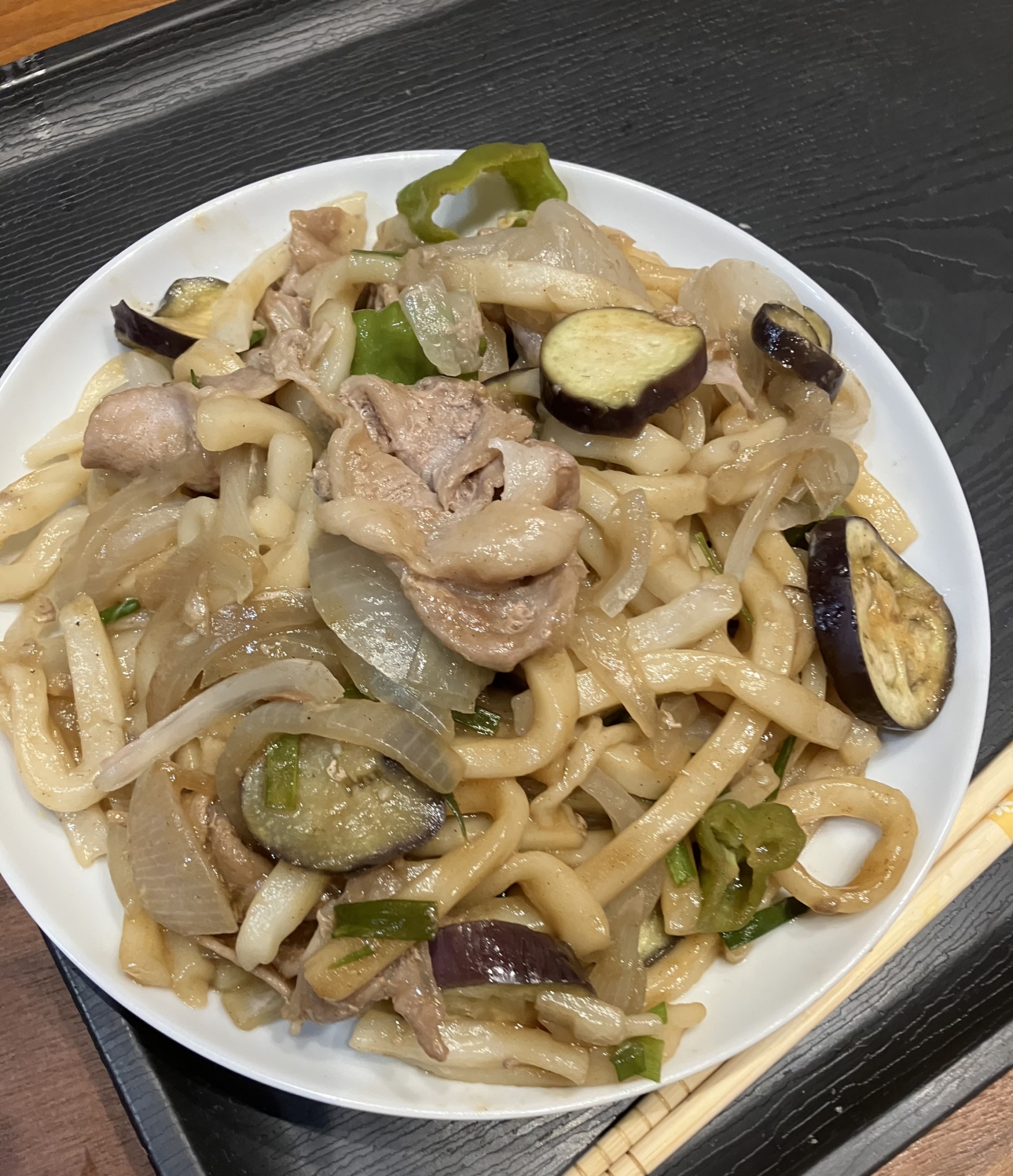 夏野菜入りの味噌うどん