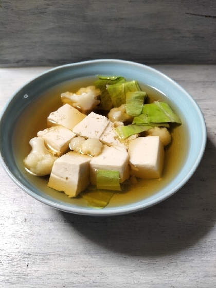 きょうはこちら♬そういえばお豆腐あるのにまた買ったのでお豆腐消費に嬉しいと作ってみました❣カリフラワーとキャベツでʘ⁠‿⁠ʘすっかりお腹いっぱい✨素敵レシピ感謝