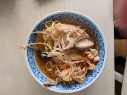 今日はユッケジャンラーメンを作りました。同じ麺類と言う事で作ったよレポートを送らせて頂きました。